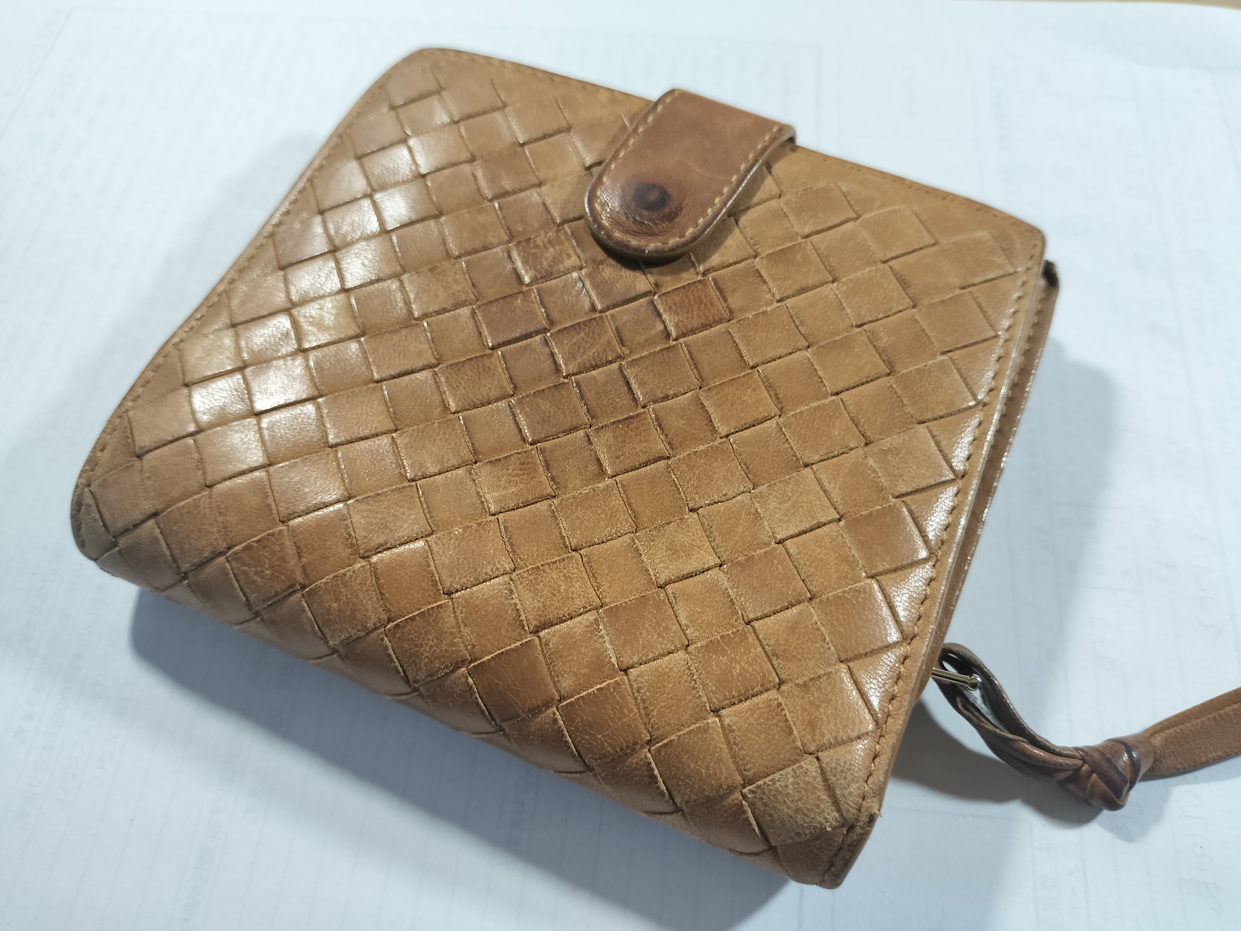 ボッテガ・ヴェネタ　財布　リカラー