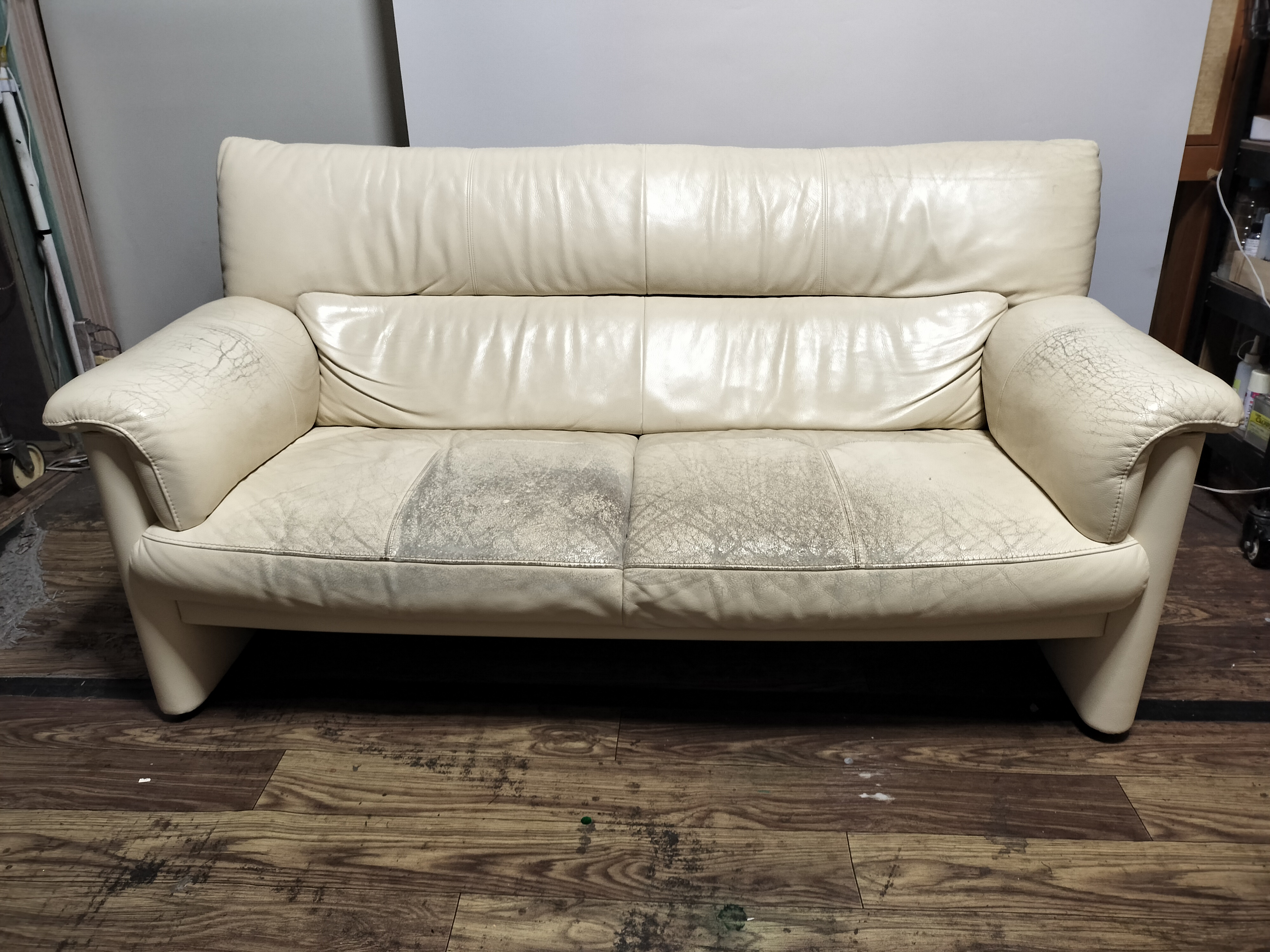 カリモク　ソファ　Z181　座面の擦れ　色剥げ　修理