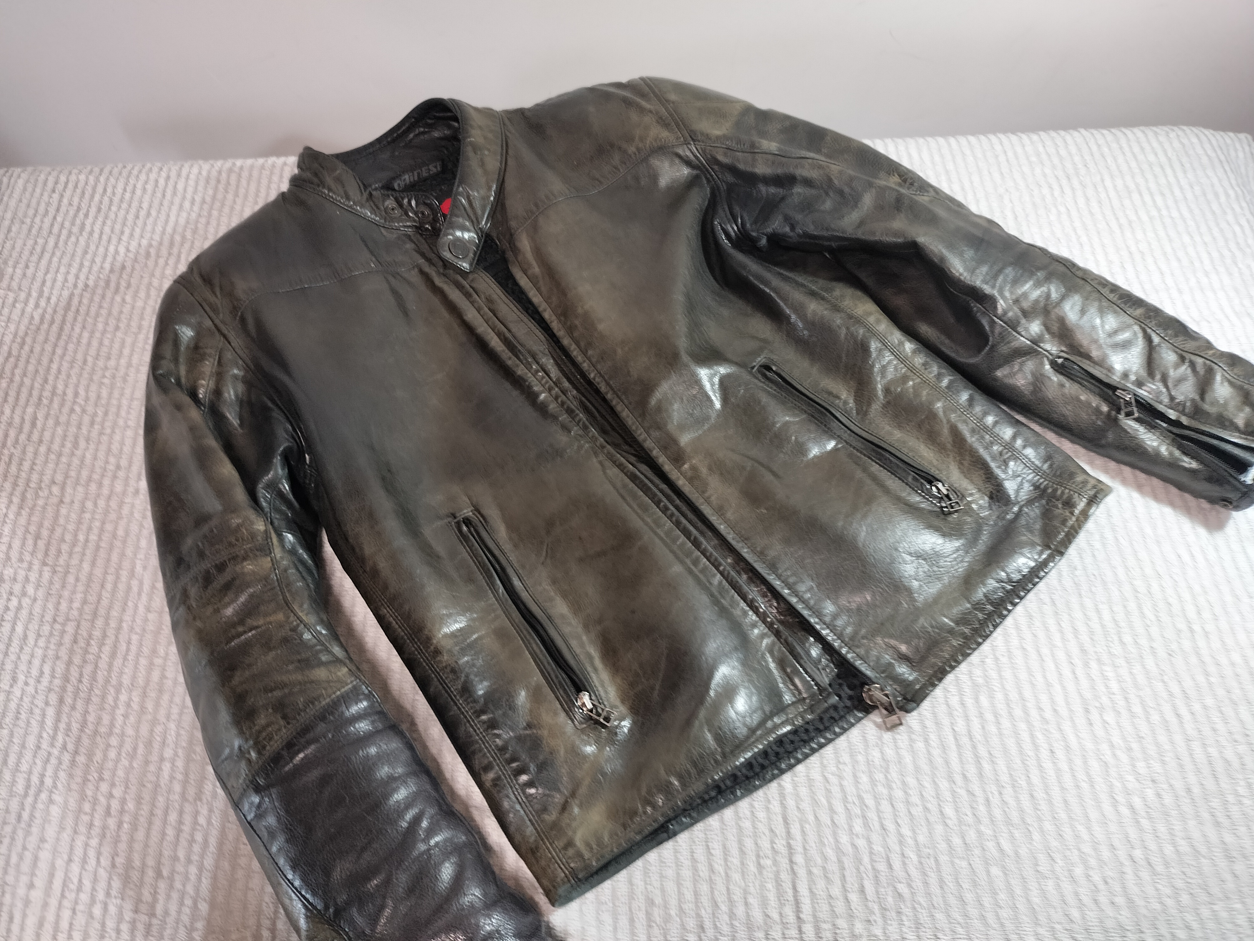 DAINESE　ダイネーゼ　ライダースジャケット　色褪せ　修理
