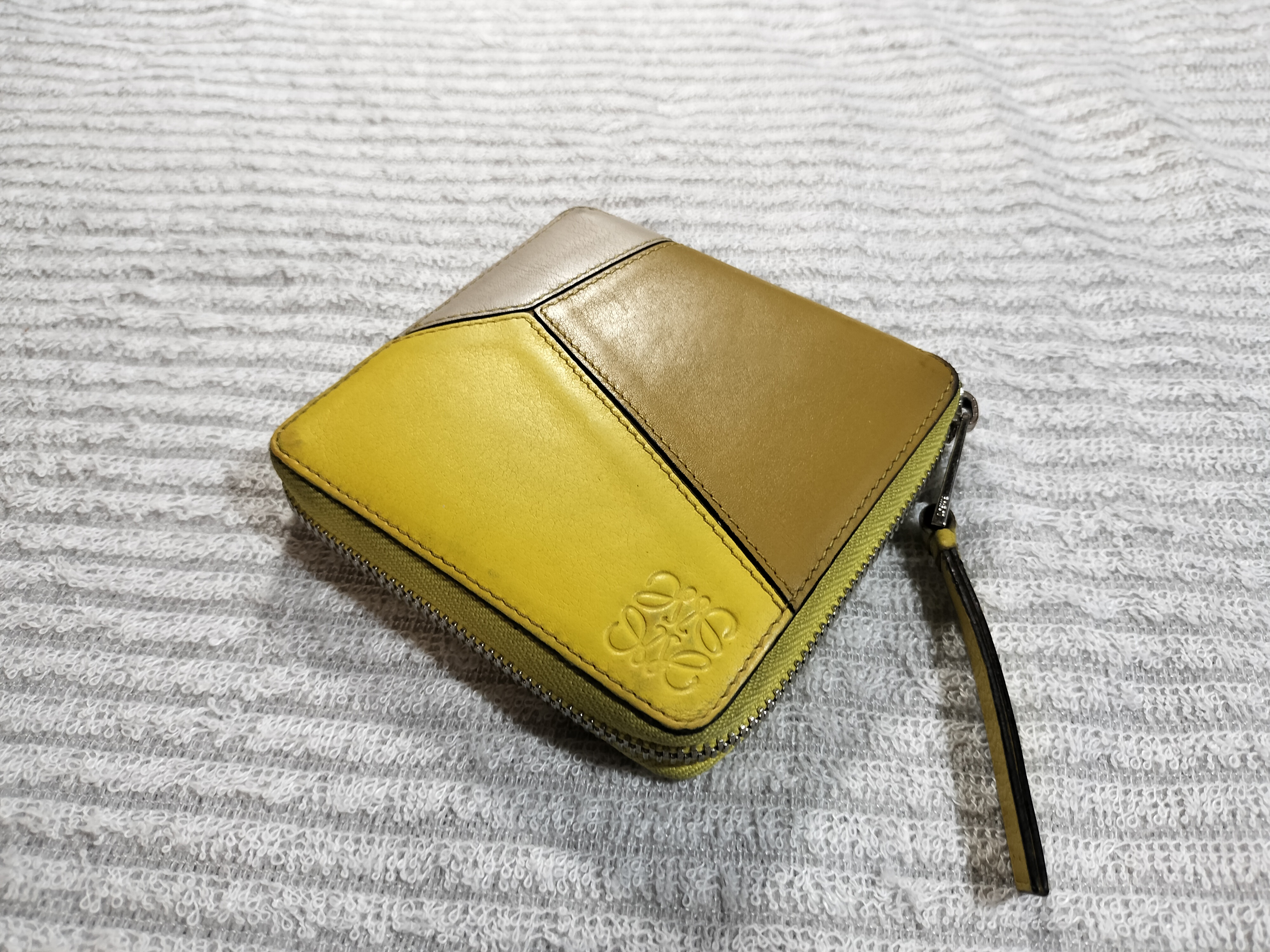 革バッグや革財布の汚れが落ちないのはなぜ？　パート2